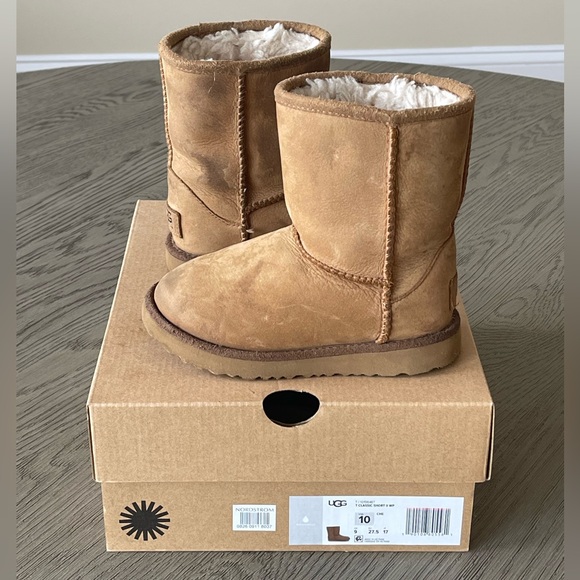 UGG Classic Short II Waterproof Boot~ size 10 Kids - Picture 4 of 9